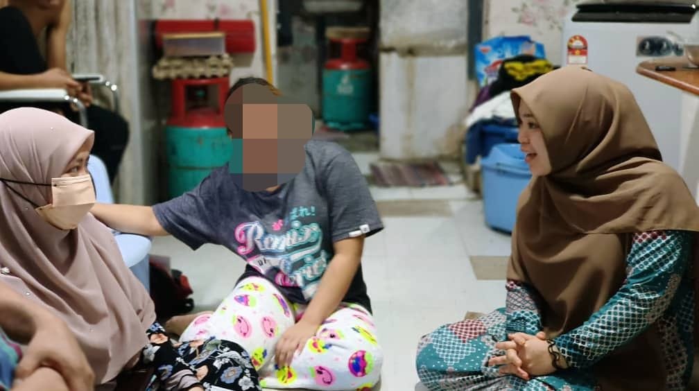 MENYANTUNI SAUDARA BARU